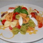 insalata di pasta pomodori e mozzarella