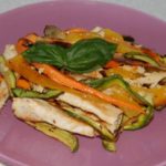 insalata di pollo con verdure alla griglia