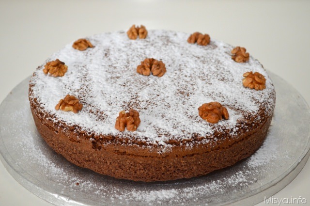 Torta di noci e cioccolato