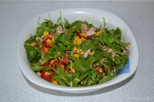 insalata rucola mais tonno
