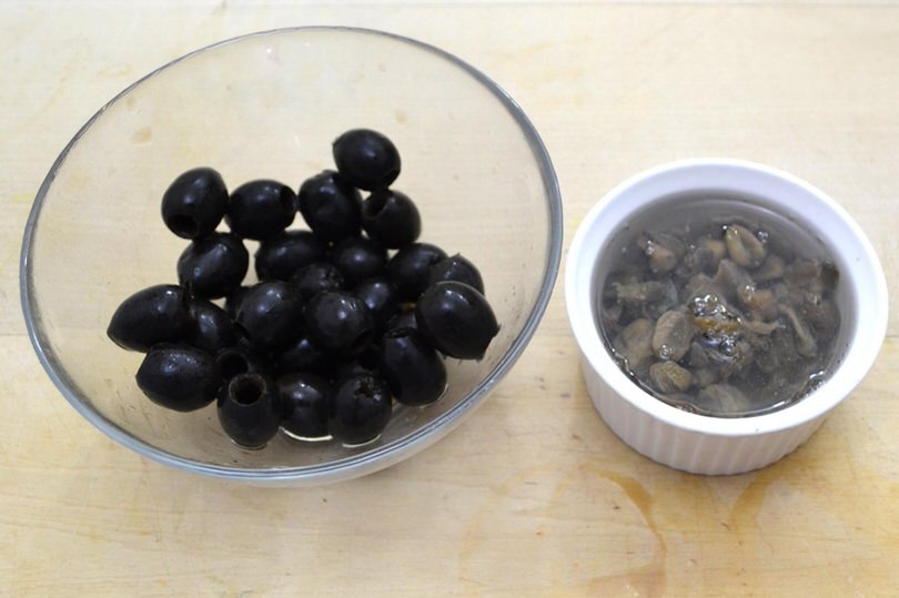 4 capperi e olive