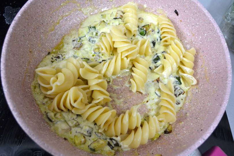 » Pasta con zucchine e ricotta - Ricetta Pasta con ...