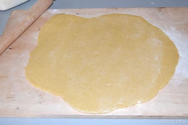 stendere pasta frolla