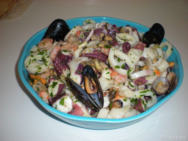 Antipasti Di Pesce Per Natale Giallo Zafferano.Insalata Di Mare Ricetta Insalata Di Mare Di Misya