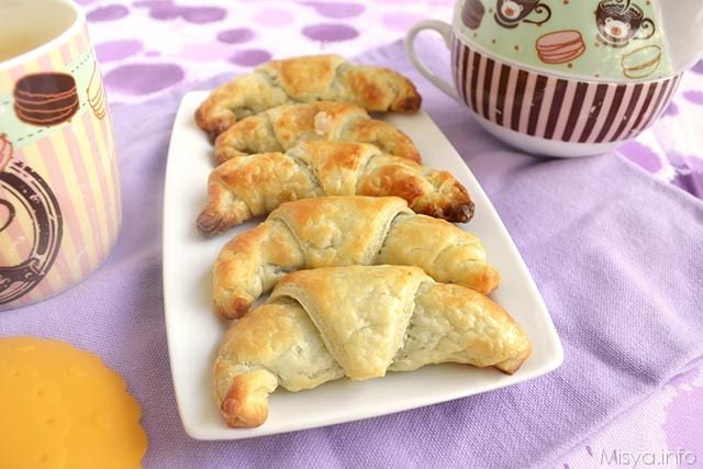 Cornetti di pasta sfoglia alla nutella - Ricetta di Misya