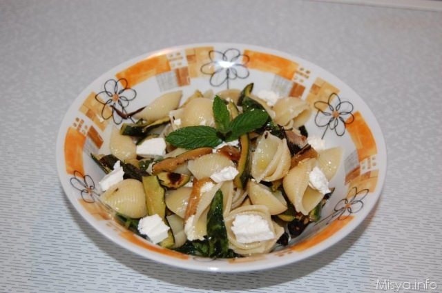 Insalata di pasta zucchine e menta