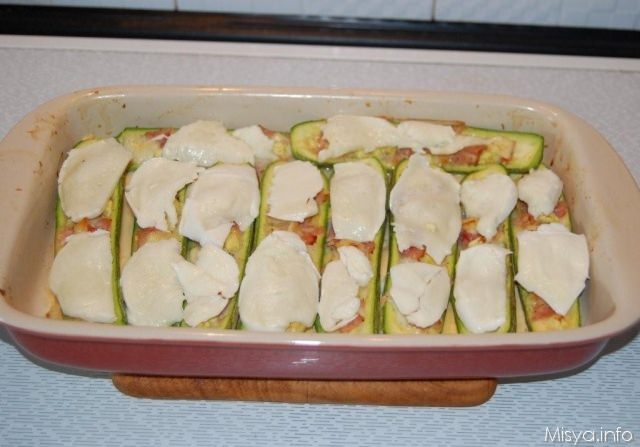zucchine farcite cotto e mozzarella