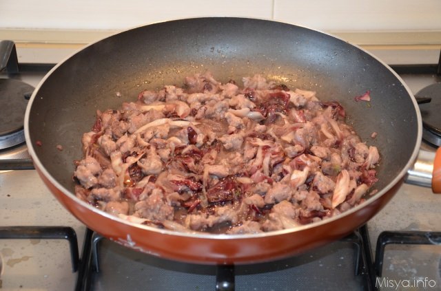 sugo radicchio e salsiccia