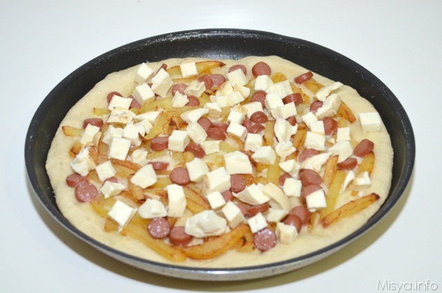 pizza bianca patate wurstel