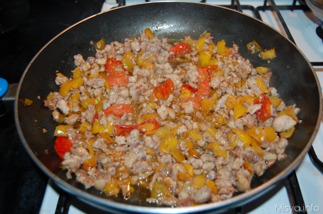 sugo salsiccia e peperoni