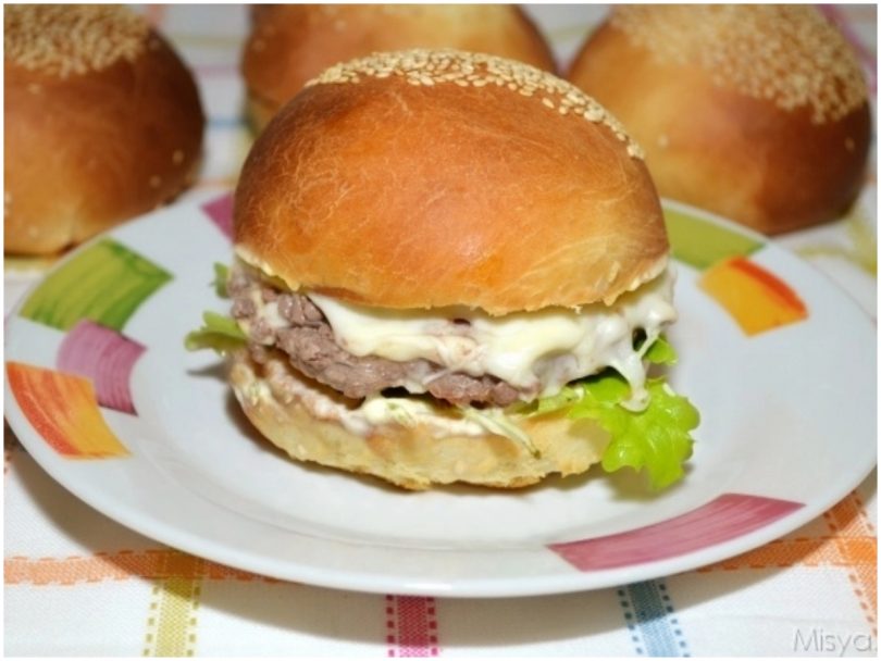 Panini per hamburger - Ricetta di Misya