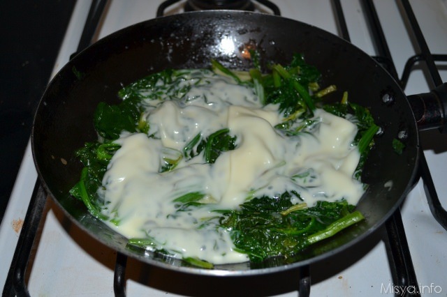 spinaci saltati con formaggio