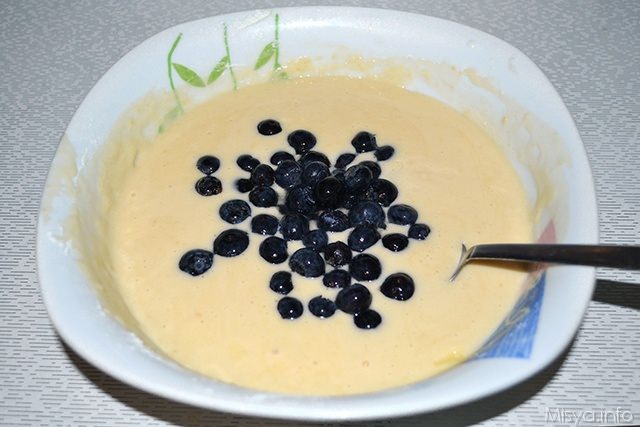 aggiungere i mirtilli nell'impasto