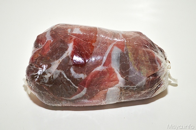 arrotolate tutto attorno al filetto e mettete in frigorifero