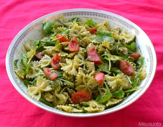 Insalata di pasta con pollo e pesto - Ricetta di Misya