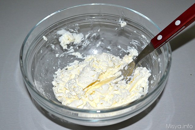 1 crema per palline di uva al formaggio