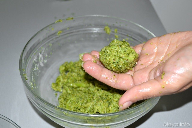 6 formare polpette di broccoli