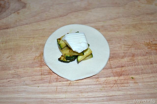 Fagottini di sfoglia con zucchine e stracchino 6