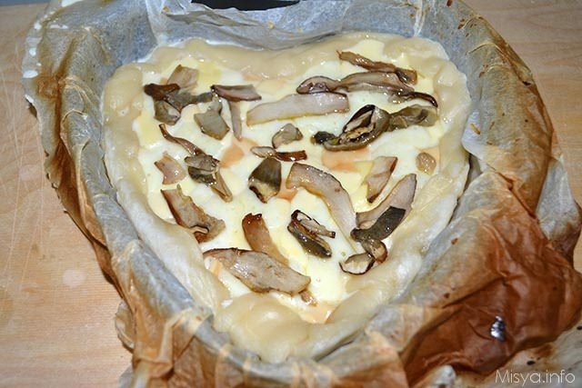 Torta salata formaggi e porcini 9