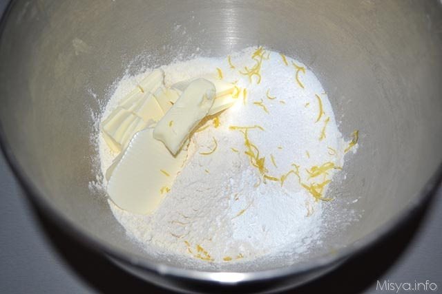 Sbriciolata ricotta e fragole 1