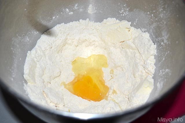 Sbriciolata ricotta e fragole 3