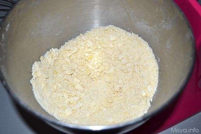 Sbriciolata ricotta e fragole 4