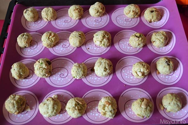 Biscotti salati con frutta secca 10