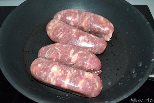 11 cuocere le salsicce