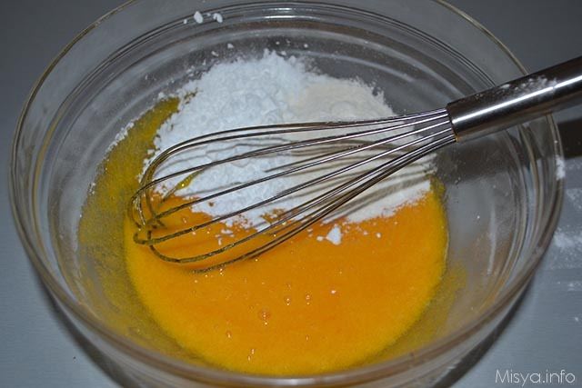 2 uova zucchero farina