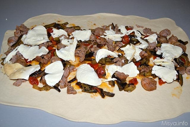 18 farcire con salsicce melanzane provola