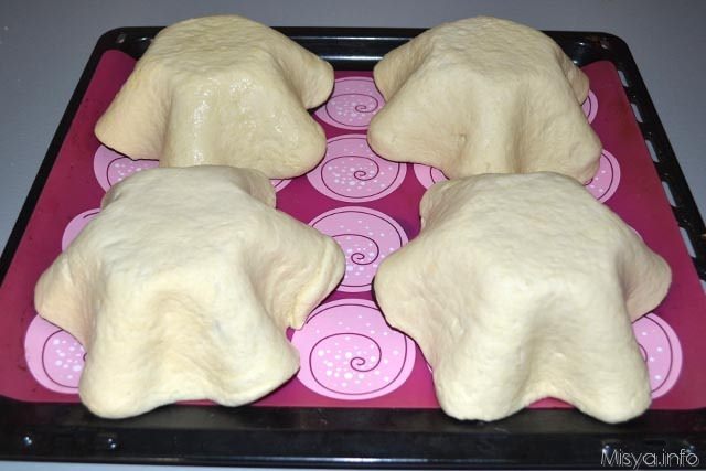 Cestini di pane pizza con insalata 8