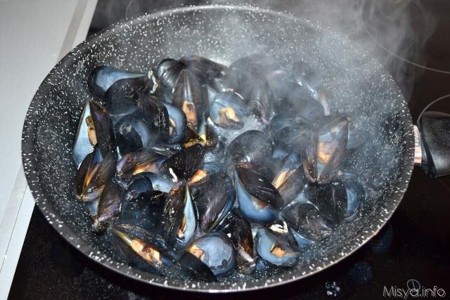 Pasta con mandorle e cozze 4