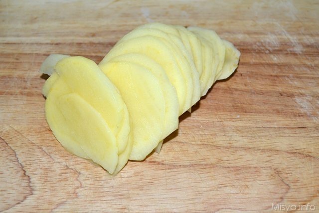 Focaccia con patate e pancetta 11