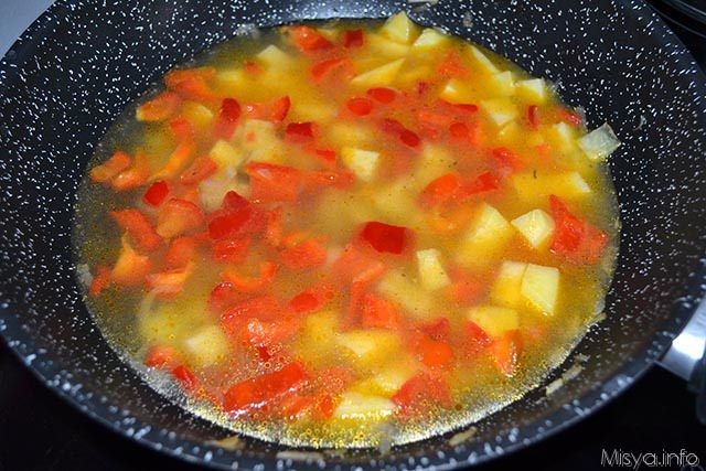 Pasta e patate con peperoni 6