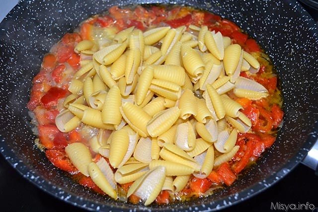 Pasta e patate con peperoni 7
