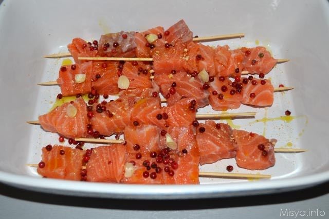 Spiedini di salmone al pepe rosa 4