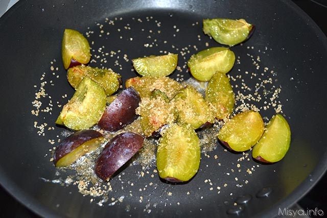 Torta crumble di prugne 7