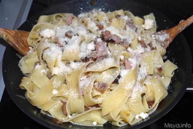 Tagliatelle con castagne e speck 9