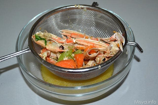 Tagliatelle con scampi e pesto di pistacchi 9