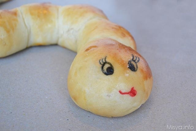 Bruco di pasta brioche 11b