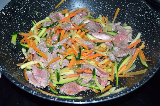 Nooodle con manzo e verdure 9