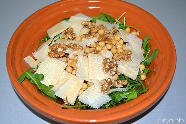 insalata di ceci rucola grana e noci 6