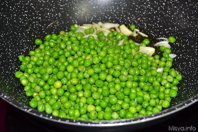 Funghi e piselli in padella 2