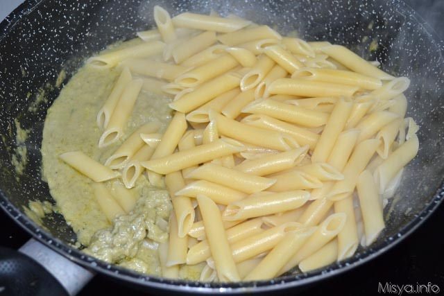 Pasta con crema di carciofi 9