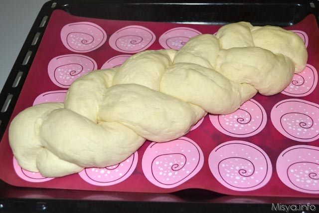 Treccia di pane alla ricotta 12