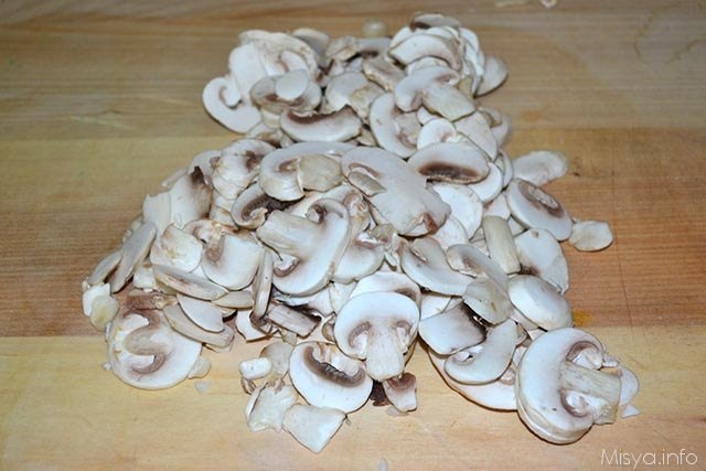 rotolo di pizza pancetta e funghi 1