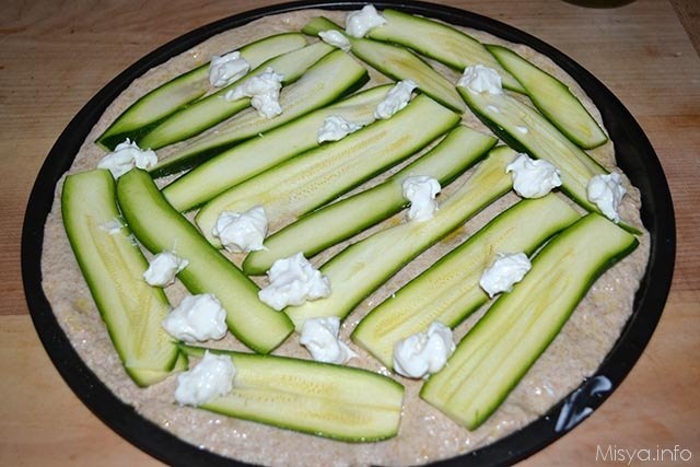 Focaccia integrale con zucchine e crescenza 11