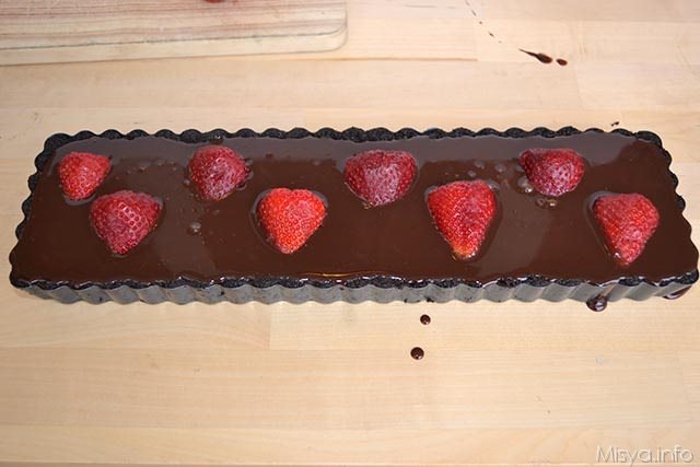 Crostata cioccolato e fragole 11