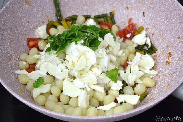 Gnocchi con asparagi e pomodorini 7
