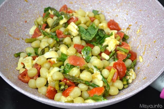 Gnocchi con asparagi e pomodorini 8